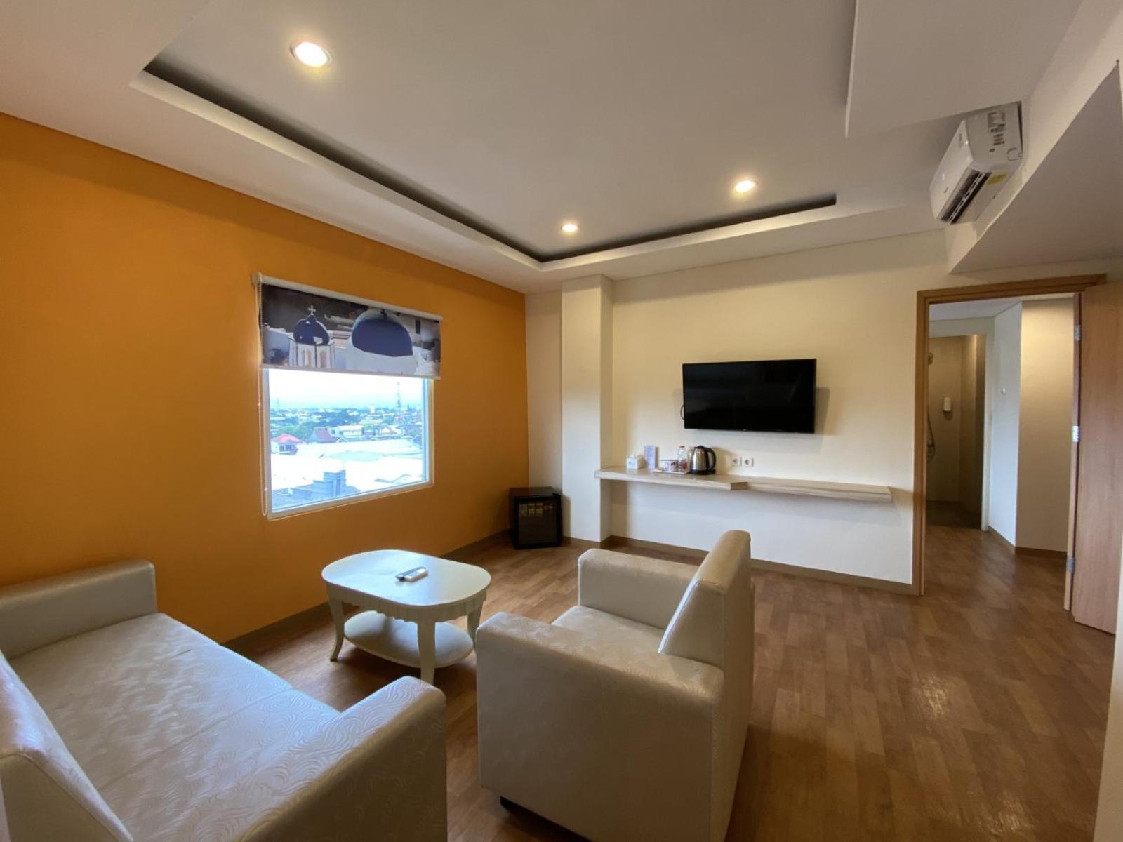 Front One Budget Malang By Azana Exterior foto